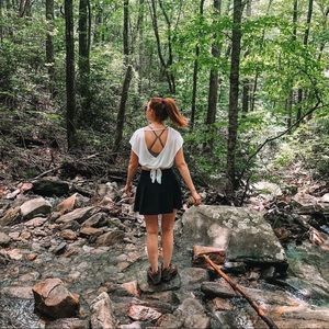 Lululemon black tennis skirt - size 4